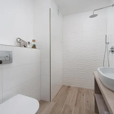 Roza Baltyku - Apartamenty I Pokoje A Debki Exterior photo