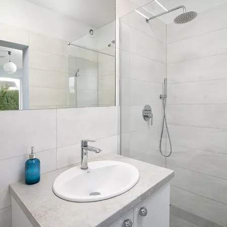 Roza Baltyku - Apartamenty I Pokoje A Debki Exterior photo