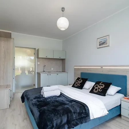 Roza Baltyku - Apartamenty I Pokoje A Debki Exterior photo